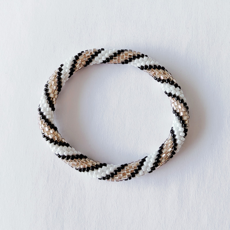 Bracelet népalais blanc rosé et doré - Maia et Zoé