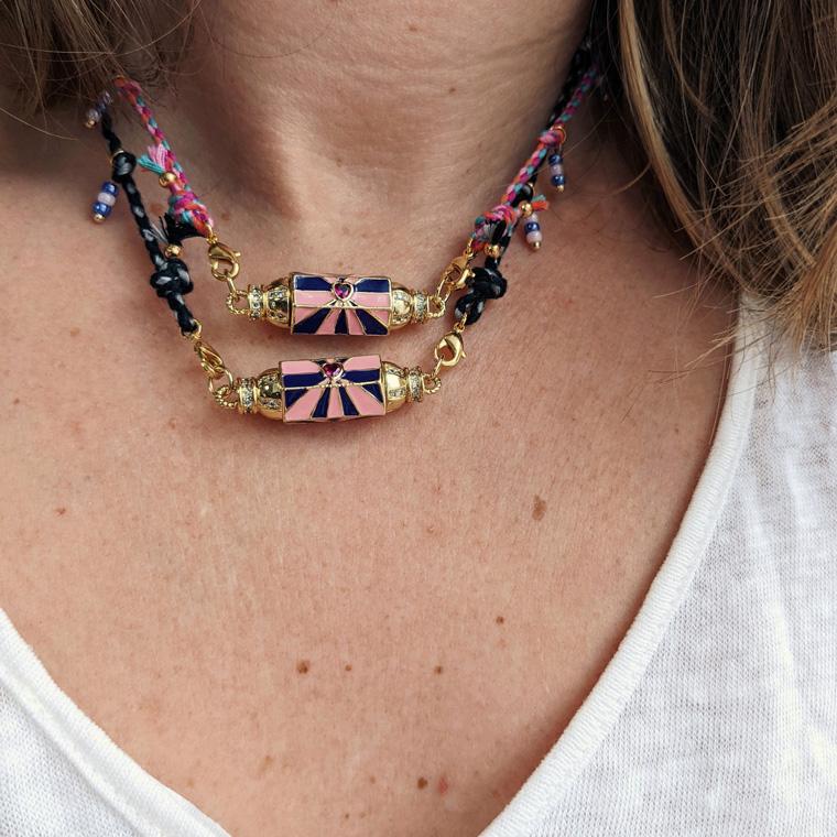 Collier fil de coton et locket, collier tendance et création originale Maia et Zoé