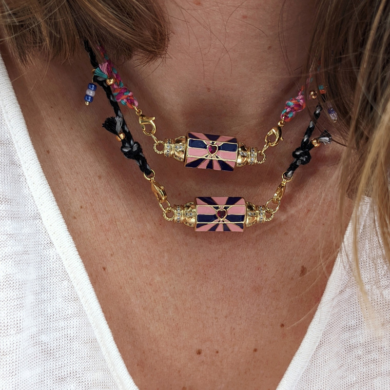 Collier fil de coton et locket, collier tendance et création originale Maia et Zoé