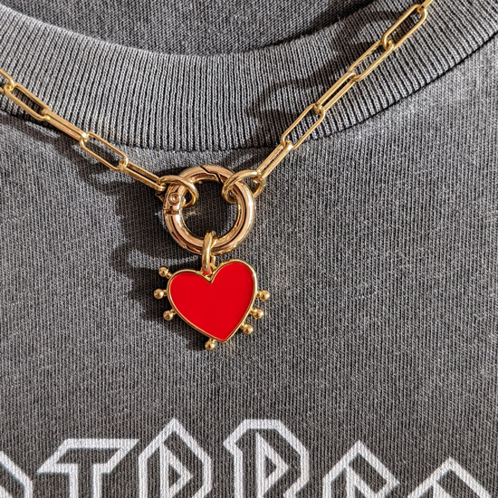 Collier Crazy In Love, plaqué or et coeur rouge, création originale Maia et Zoé