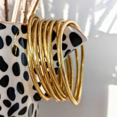Jonc bouddhiste fin light gold pour créer un joli semainierMaia et Zoé