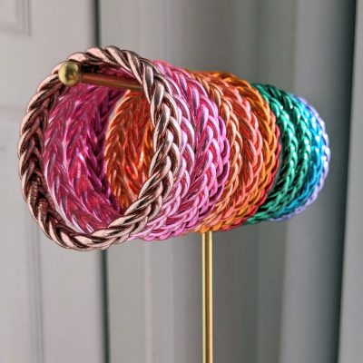 Jonc bouddhiste double tressé couleurs Maia et Zoé