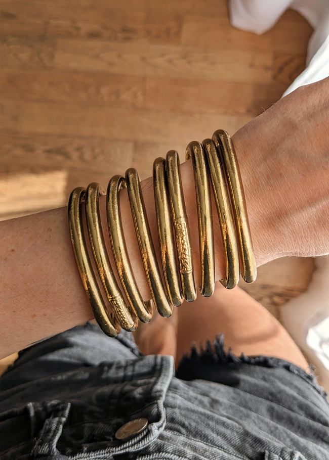 Bracelets-bouddhistes-Maia-et-Zoé-antique-gold