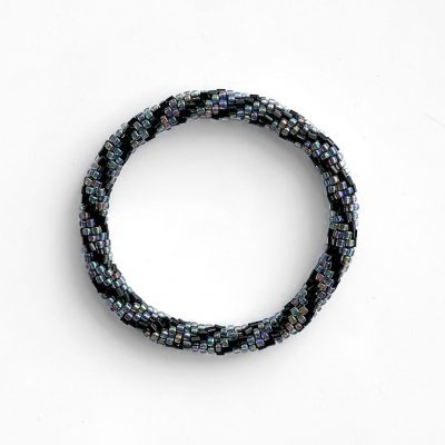 Bracelet népalais #57 (noir et irisé bleu gris)