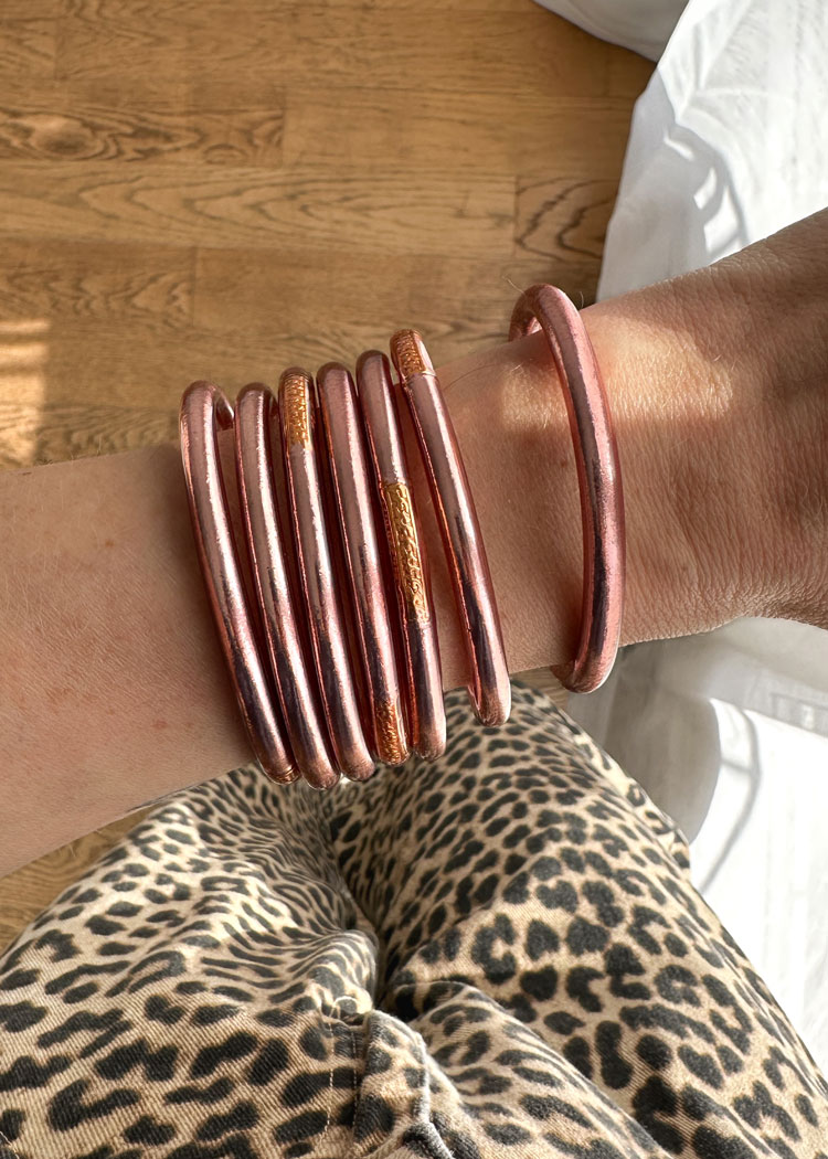 Jonc bouddhiste - rose gold au mantra abricot – Image 4