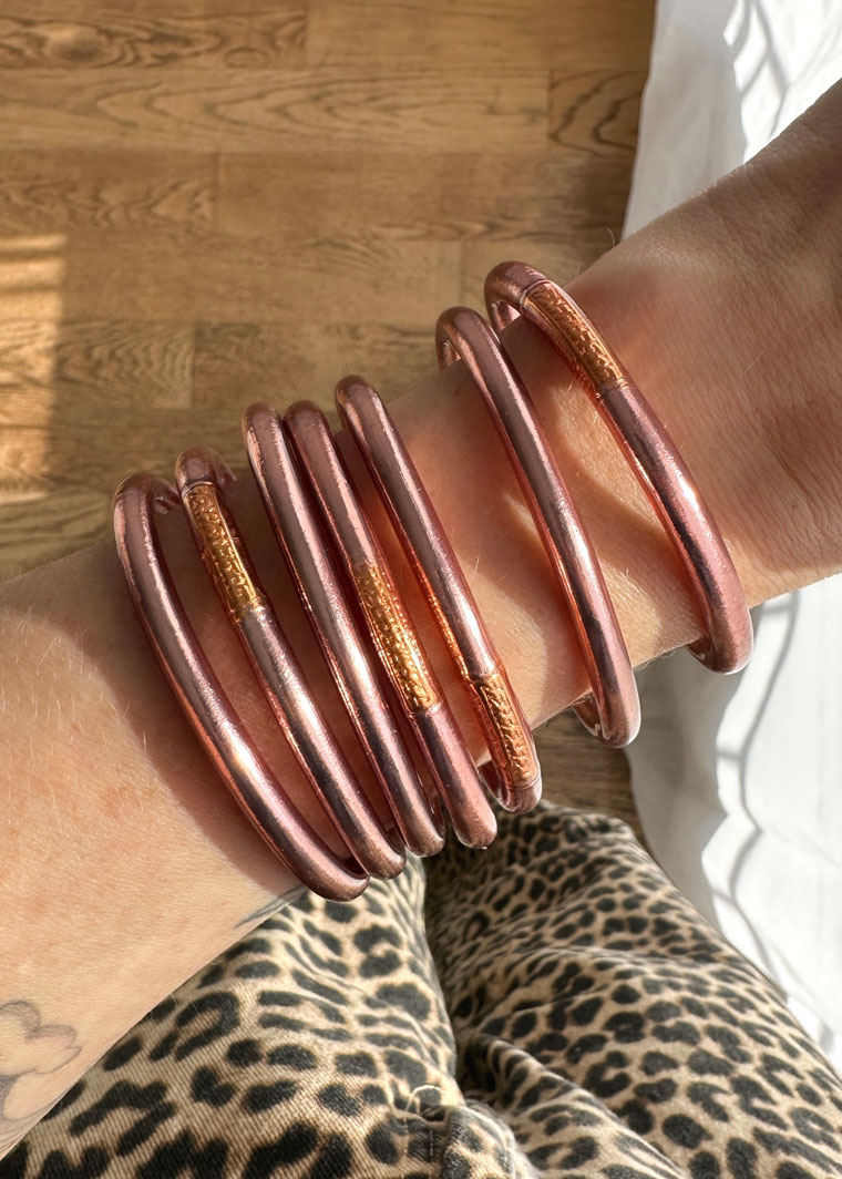Jonc bouddhiste - rose gold au mantra abricot – Image 2