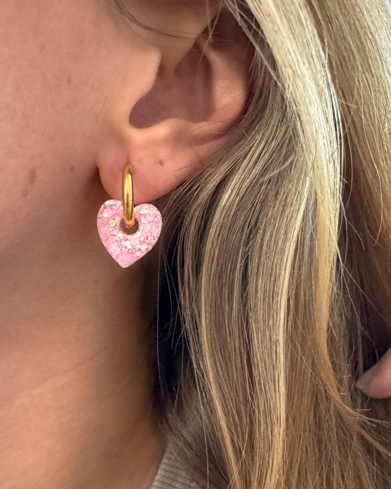 Mini créoles Coeur - bubble gum – Image 2