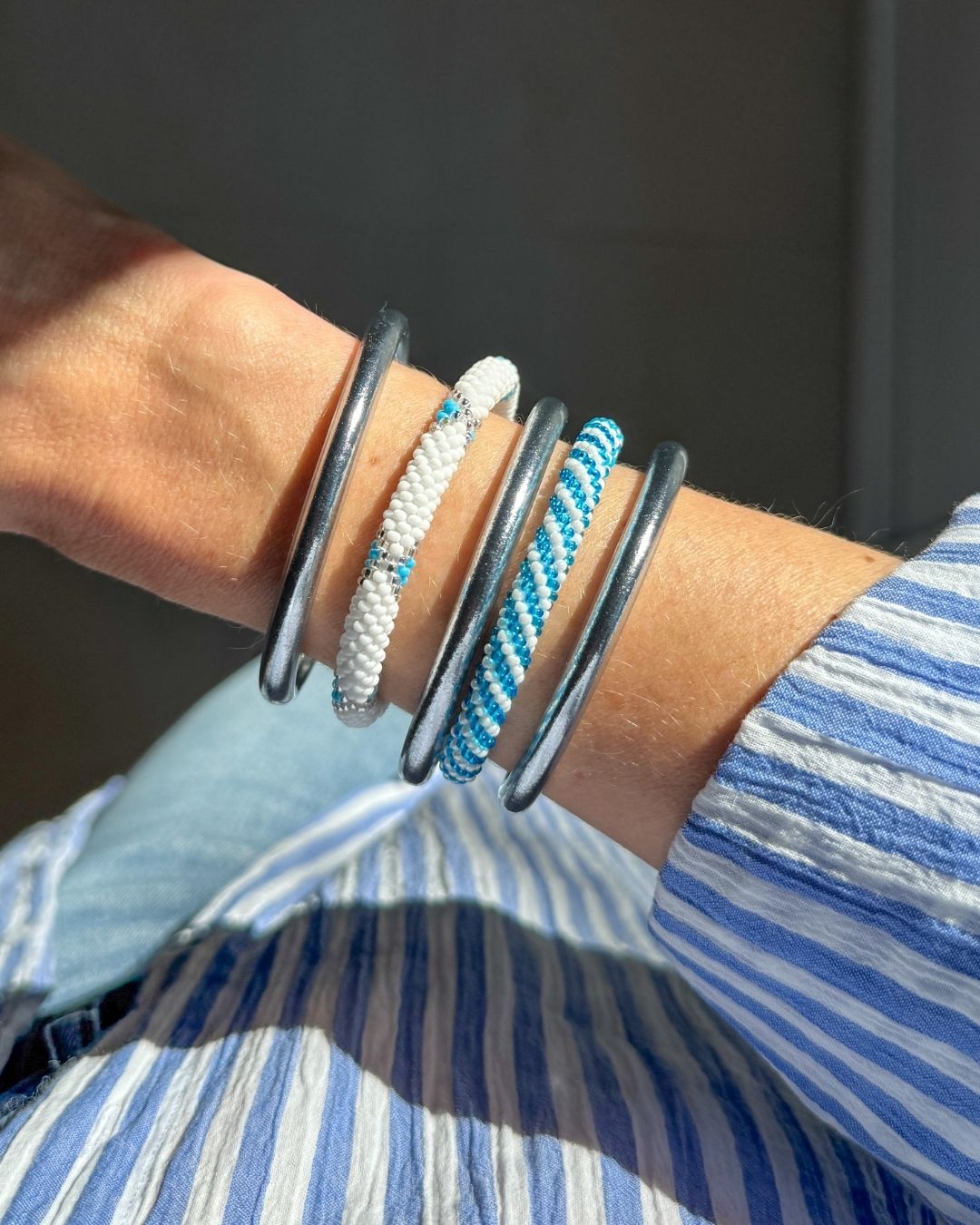 Bracelet népalais #100 (bleu et blanc) – Image 2